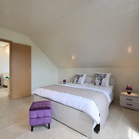 Appartement Lakeview In Vielsalm, Cleaning Included *